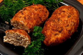 Ароматные, сочные куриные котлеты с грибной начинкой