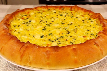 Пирог с сыром и яйцами