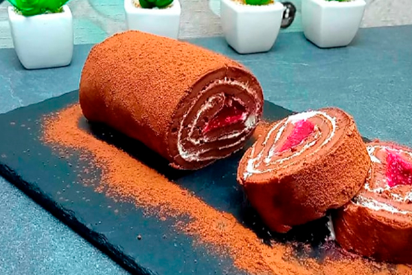 Шоколадный рулет на сковороде: быстро, просто, вкусно