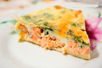 Точно самый вкусный пирог с семгой на скорую руку