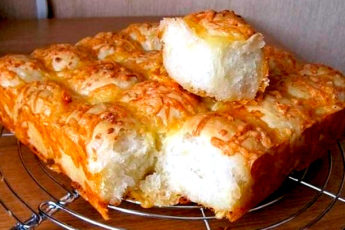 Хлеб с сыром и чесноком